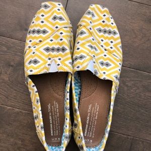 Special Addition Jonathan Adler Toms Shoes